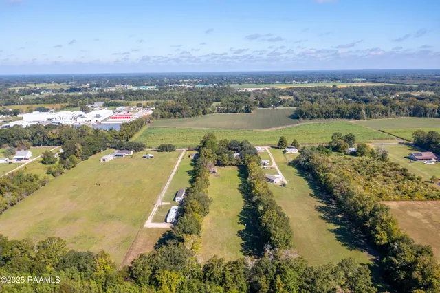 $239,900 | 1060 Dupuis Road, Breaux Bridge, LA 70517