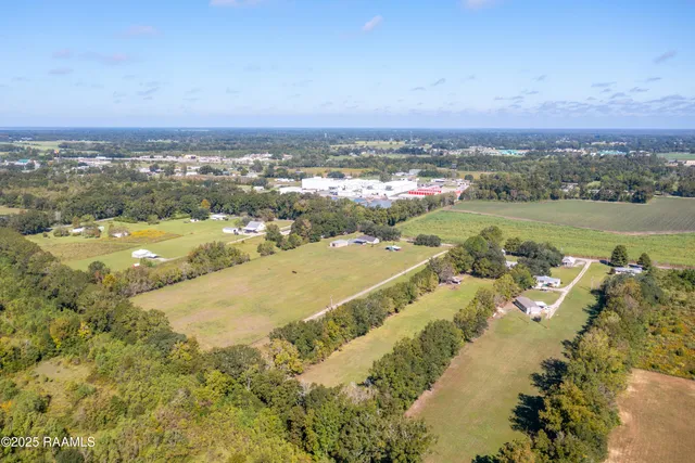 $239,900 | 1060 Dupuis Road, Breaux Bridge, LA 70517