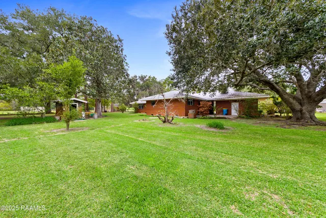 $239,900 | 1060 Dupuis Road, Breaux Bridge, LA 70517