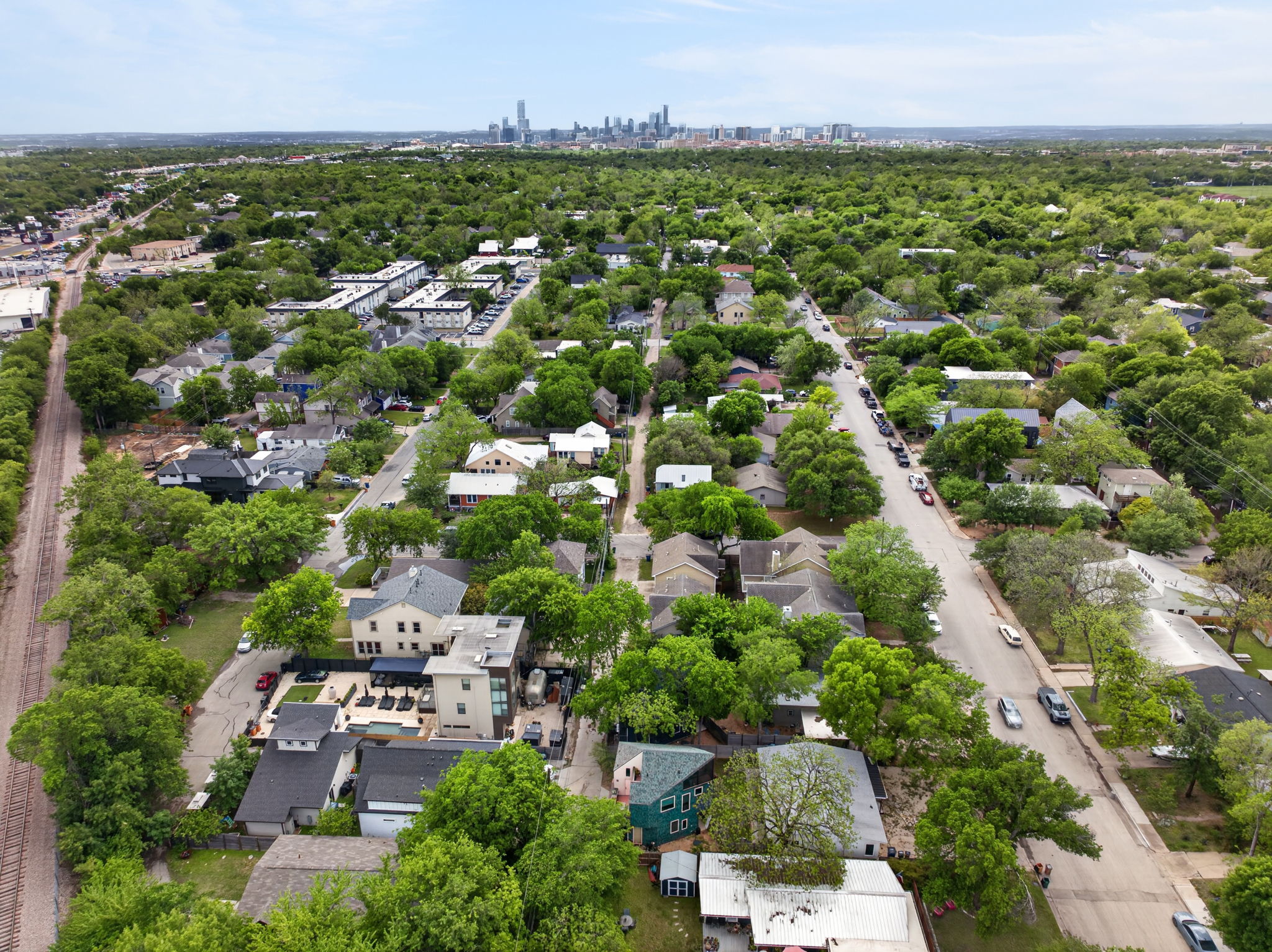 5505 Duval Street, Unit B Austin, TX 78751 - Photo 31 of 32 an aerial view of multiple house