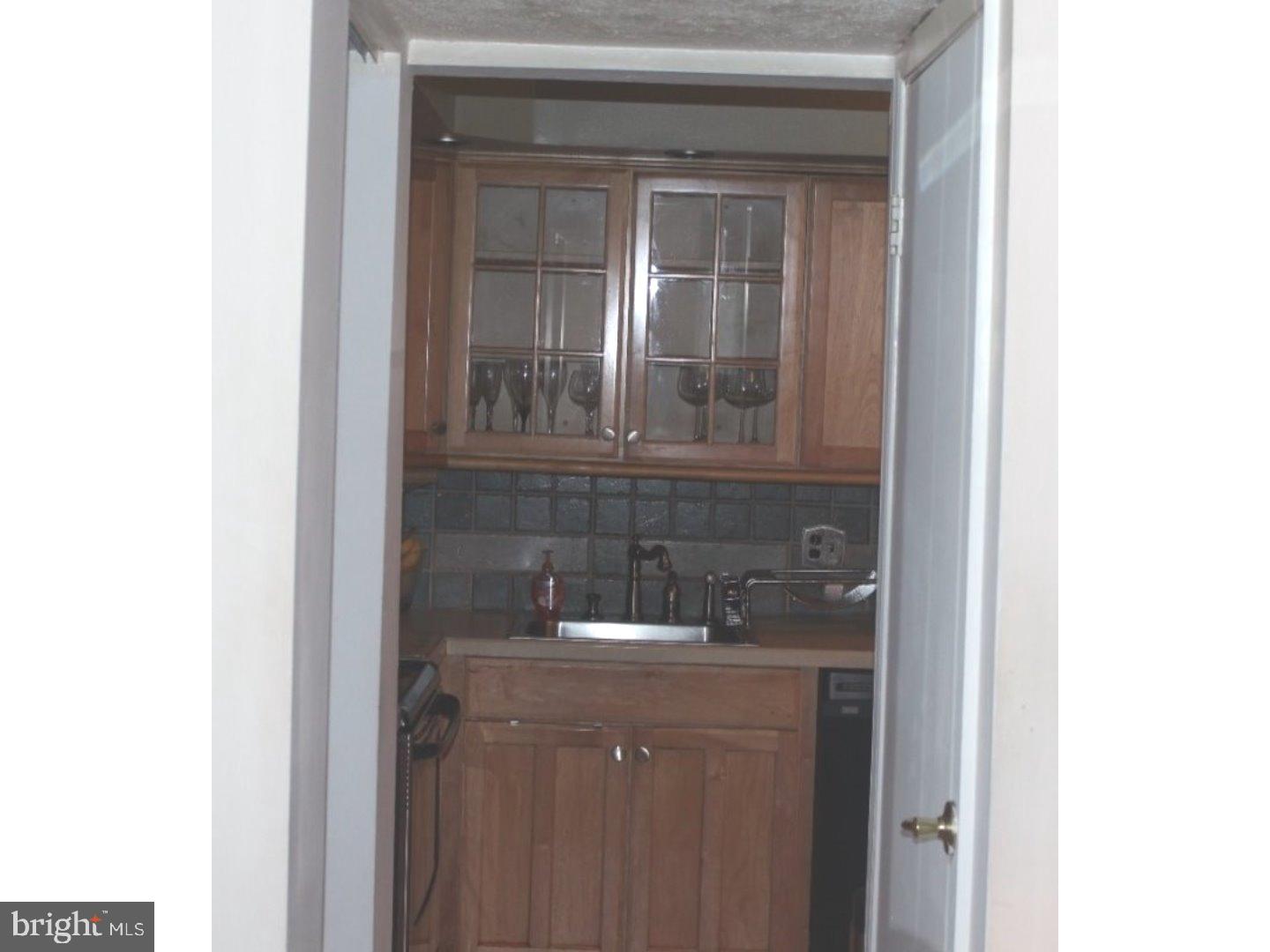 302 Timber Creek Road Lindenwold, NJ 08021 - Photo 7 of 12 Kitchen