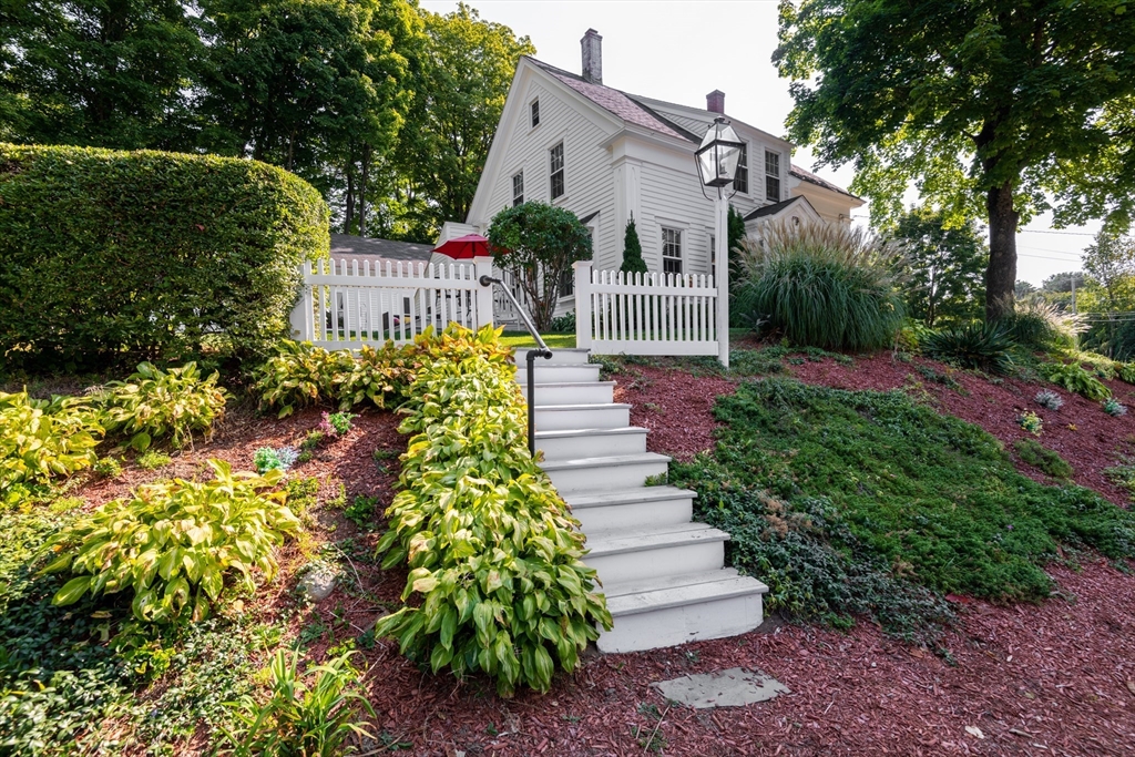 2 7 Star Road Groveland, MA 01834 - Photo 2 of 42 Gallery Image 2