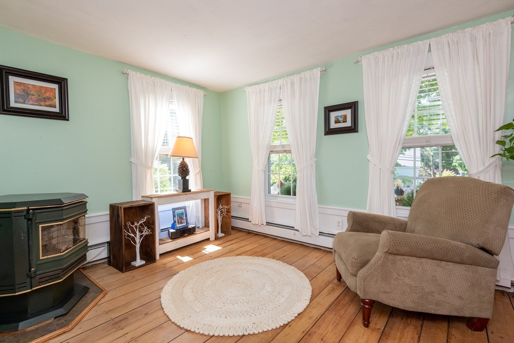 2 7 Star Road Groveland, MA 01834 - Photo 9 of 42 Gallery Image 9