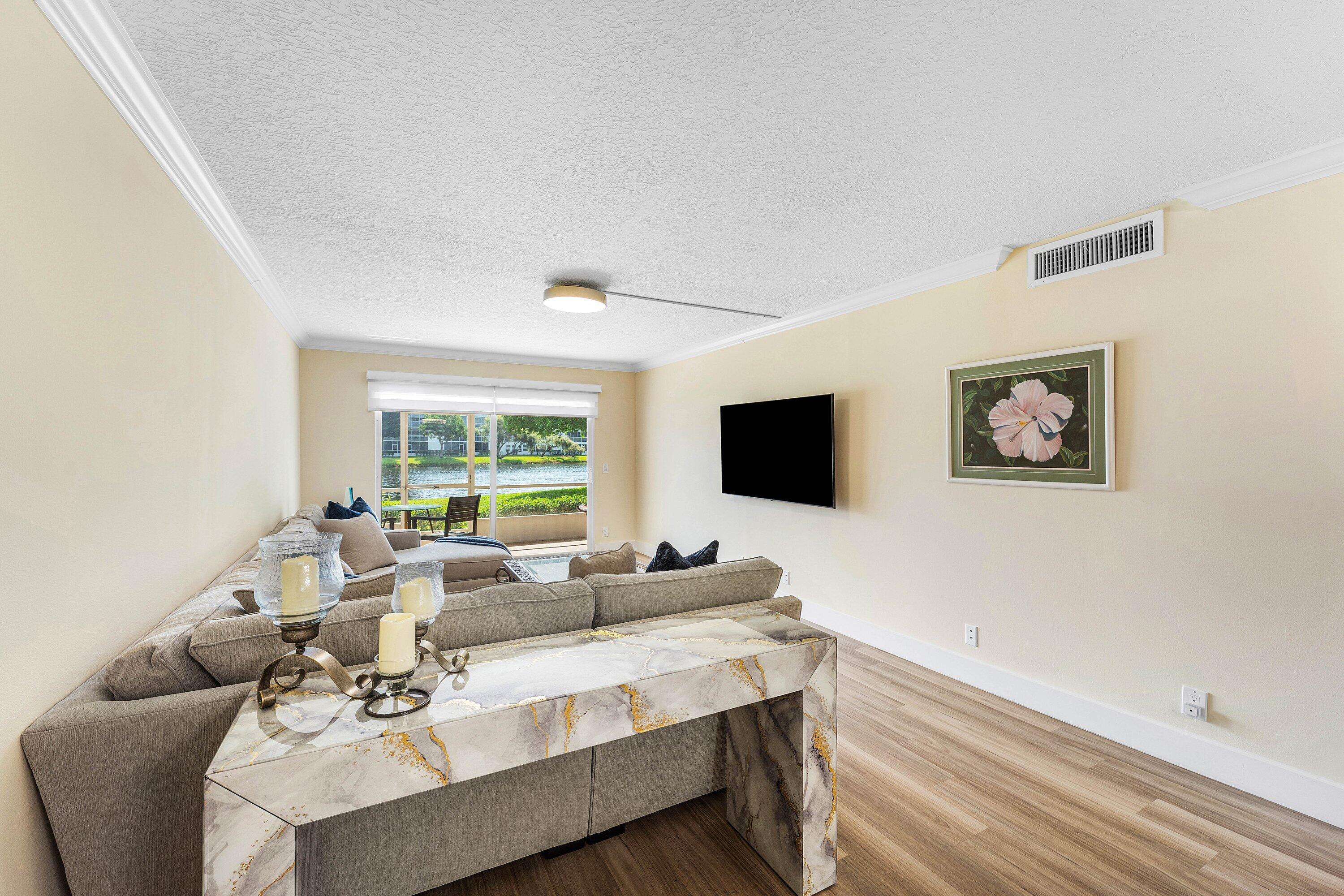 1019 Guildford East Boca Raton, FL 33434 - Photo 11 of 38 009-1019GuildfordEast-BocaRaton-FL-33434