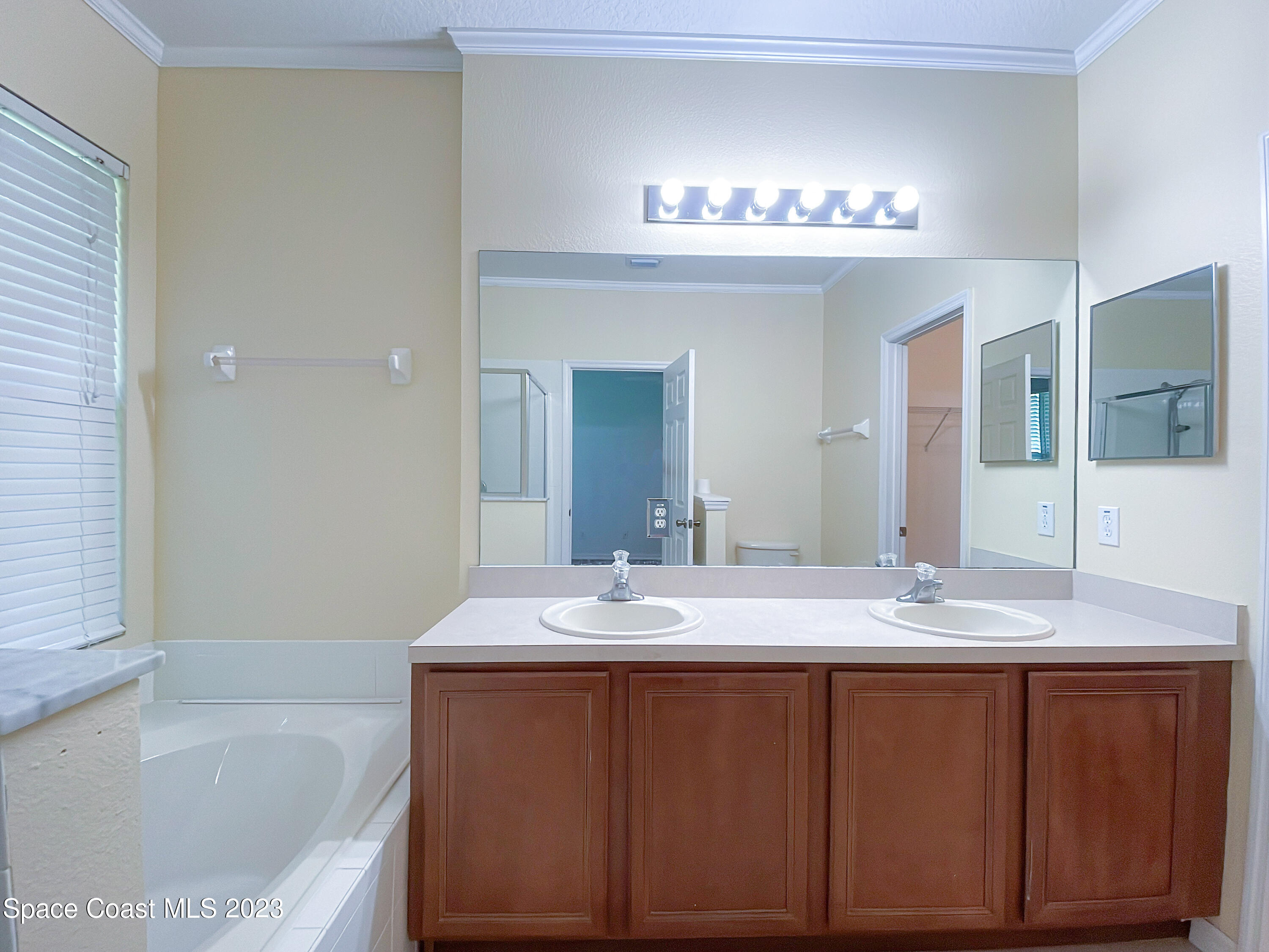 978 Riviera Point Drive Rockledge, FL 32955 - Photo 15 of 29 Master Bathroom