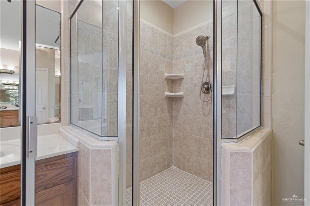 112 Madelyn Rose Bayview, TX 78566 - Photo 19 of 41 a bathroom with a shower