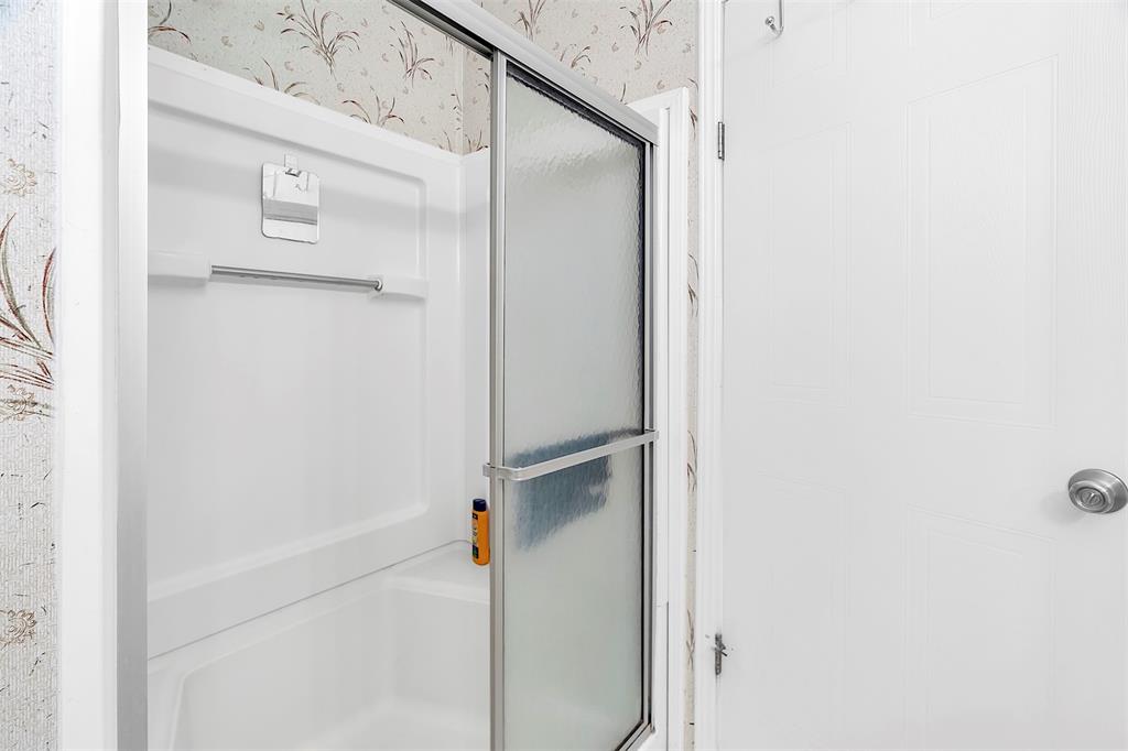 809 Putter Place Pompano Beach, FL 33069 - Photo 38 of 51 a bathroom with a shower