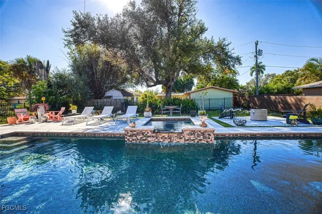 $449,000 | 1624 Hanson Street, Fort Myers, FL 33901