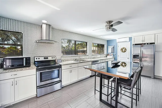 $449,000 | 1624 Hanson Street, Fort Myers, FL 33901