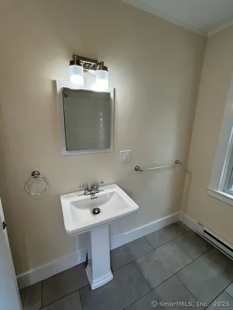 $2,450 | 14 Trumbull Street, Stonington, CT 06378