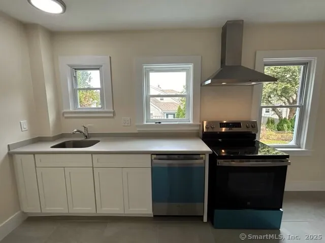 $2,000 | 14 Trumbull Street, Stonington, CT 06378