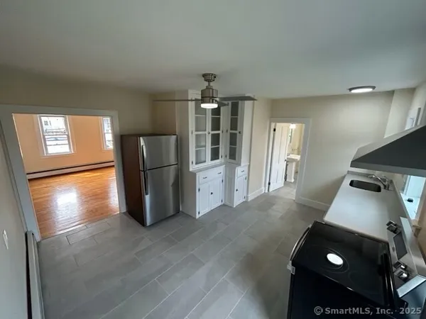 $2,450 | 14 Trumbull Street, Stonington, CT 06378