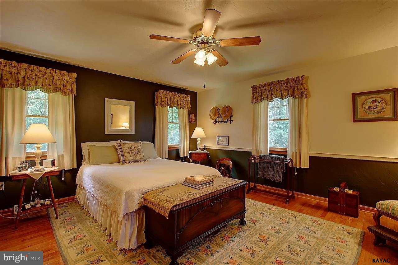 112 Chelsea Way York, PA 17406 - Photo 11 of 26 Gallery Image 11