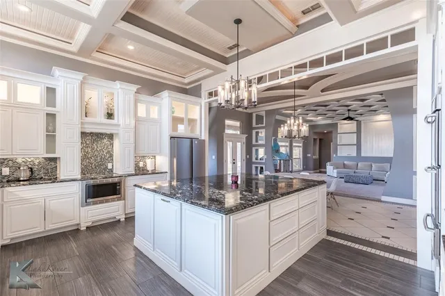 $1,200,000 | 302 Southwind Circle, Abilene, TX 79602