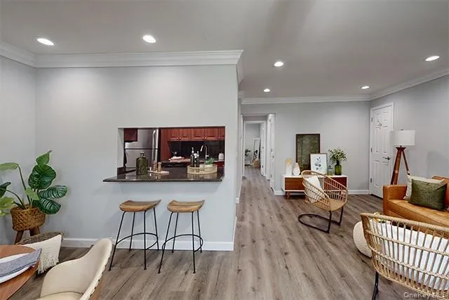 $2,790 | 118 Easy Street, Unit 118E, Sayville, NY 11796