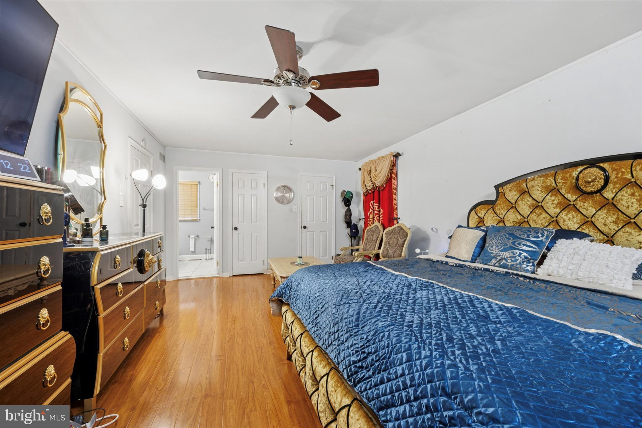 506 Flora Circle Springfield, PA 19064 - Photo 20 of 35 a bed room with a bed