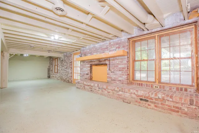 $330,000 | 9051 Middle Mt Vernon Road, Mount Vernon, IN 47620