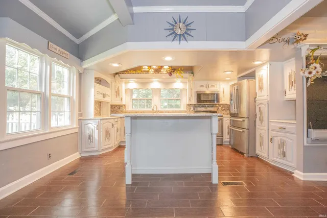 $330,000 | 9051 Middle Mt Vernon Road, Mount Vernon, IN 47620