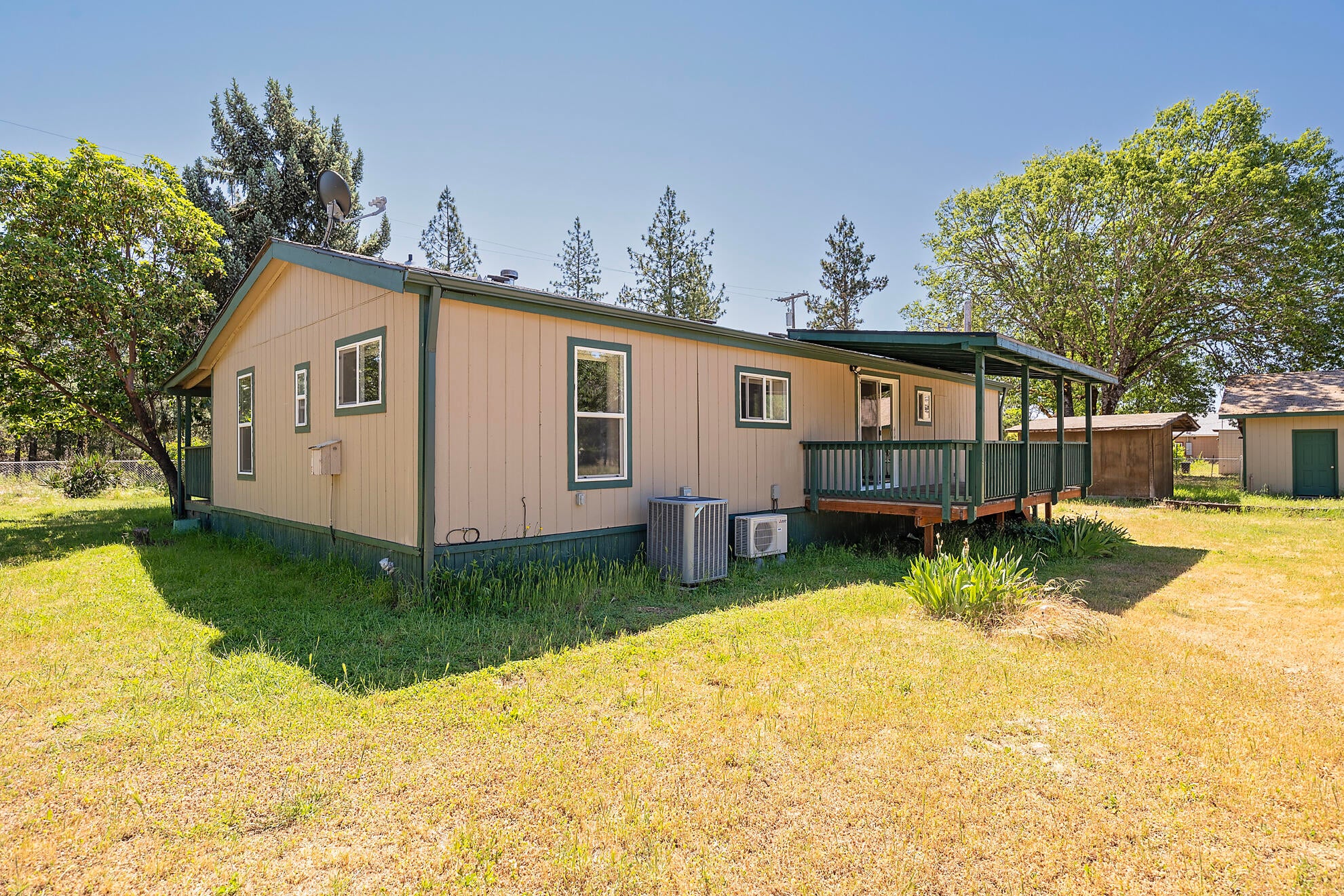 180 Daryl Lane Eagle Point, OR 97524 - Photo 16 of 21 Back of Home