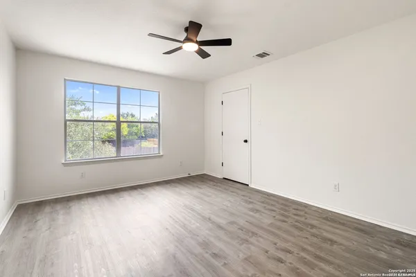 $290,000 | 5015 Badland Beacon, Converse, TX 78109