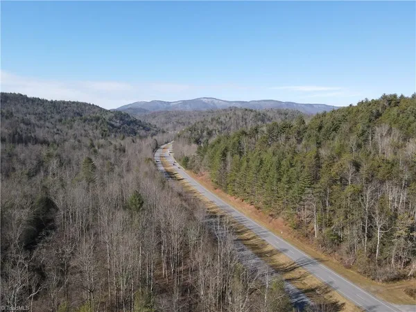 $535,000 | 421 West Purlear Nc 28665, Deep Gap, NC 28618