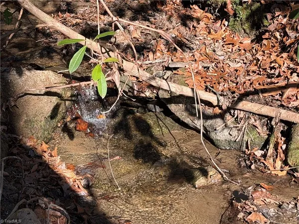 $535,000 | 421 West Purlear Nc 28665, Deep Gap, NC 28618