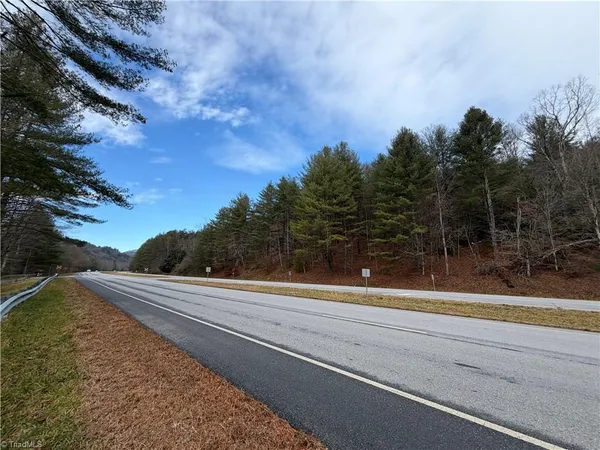 $535,000 | 421 West Purlear Nc 28665, Deep Gap, NC 28618