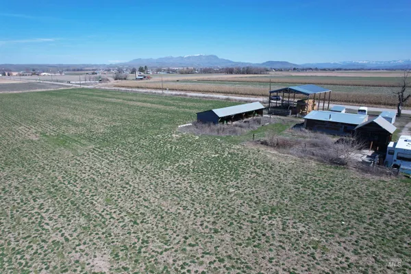 $2,000,000 | 5448 West Black Canyon Highway, Emmett, ID 83617