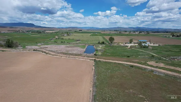 $2,000,000 | 5448 West Black Canyon Highway, Emmett, ID 83617
