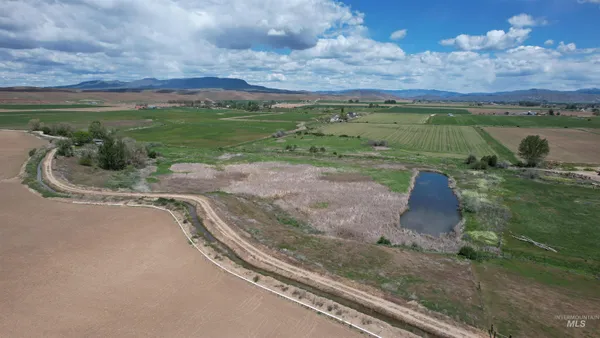 $2,000,000 | 5448 West Black Canyon Highway, Emmett, ID 83617