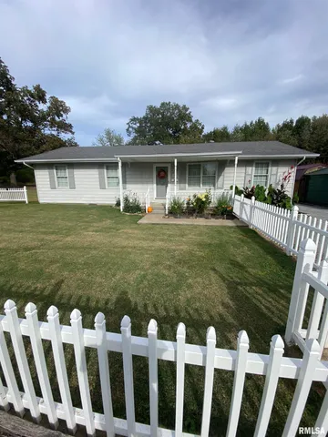 $129,000 | 1200 Academy Street, Eldorado, IL 62930