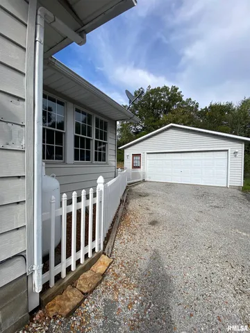 $129,000 | 1200 Academy Street, Eldorado, IL 62930