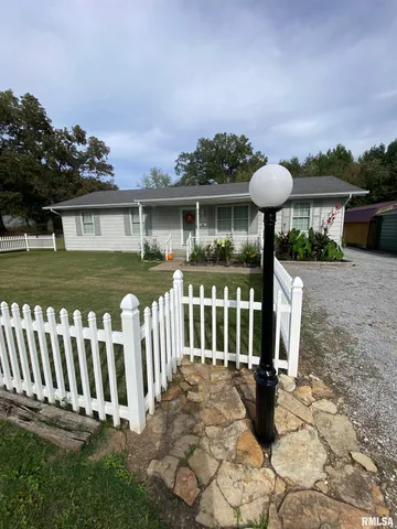 $129,000 | 1200 Academy Street, Eldorado, IL 62930