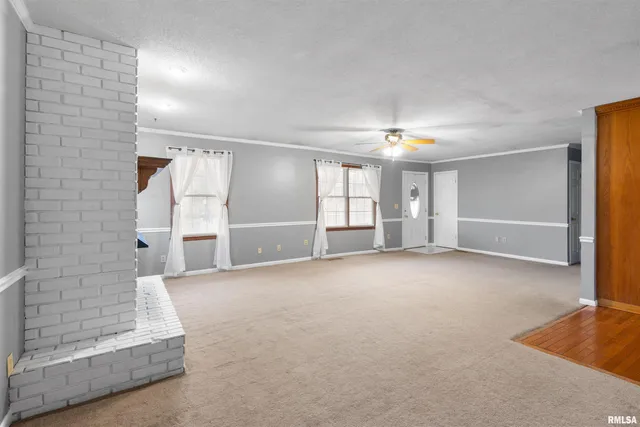 $129,000 | 1200 Academy Street, Eldorado, IL 62930