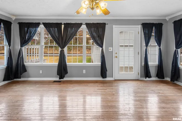 $129,000 | 1200 Academy Street, Eldorado, IL 62930