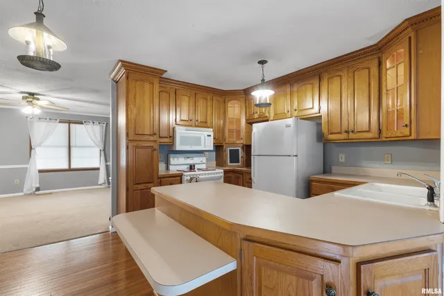 $129,000 | 1200 Academy Street, Eldorado, IL 62930