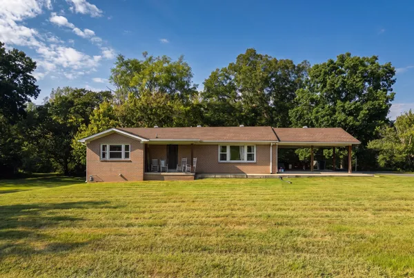 129 Cookeville Highway, Carthage, TN 37030