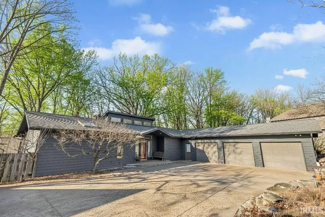 $675,000 | 3434 South Ashwood Drive, Bloomington, IN 47401
