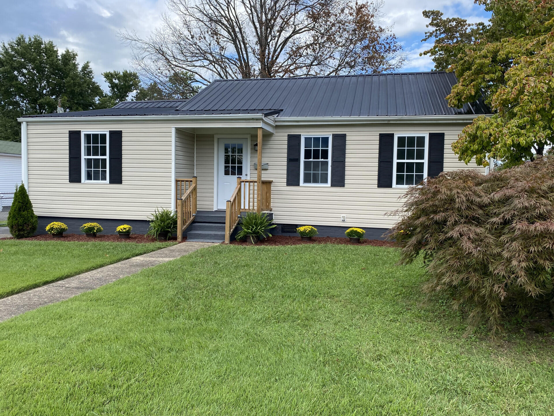 1552 Kings Road Kingsport, TN 37664 - Photo 3 of 24 1552KingsRd_35403_3