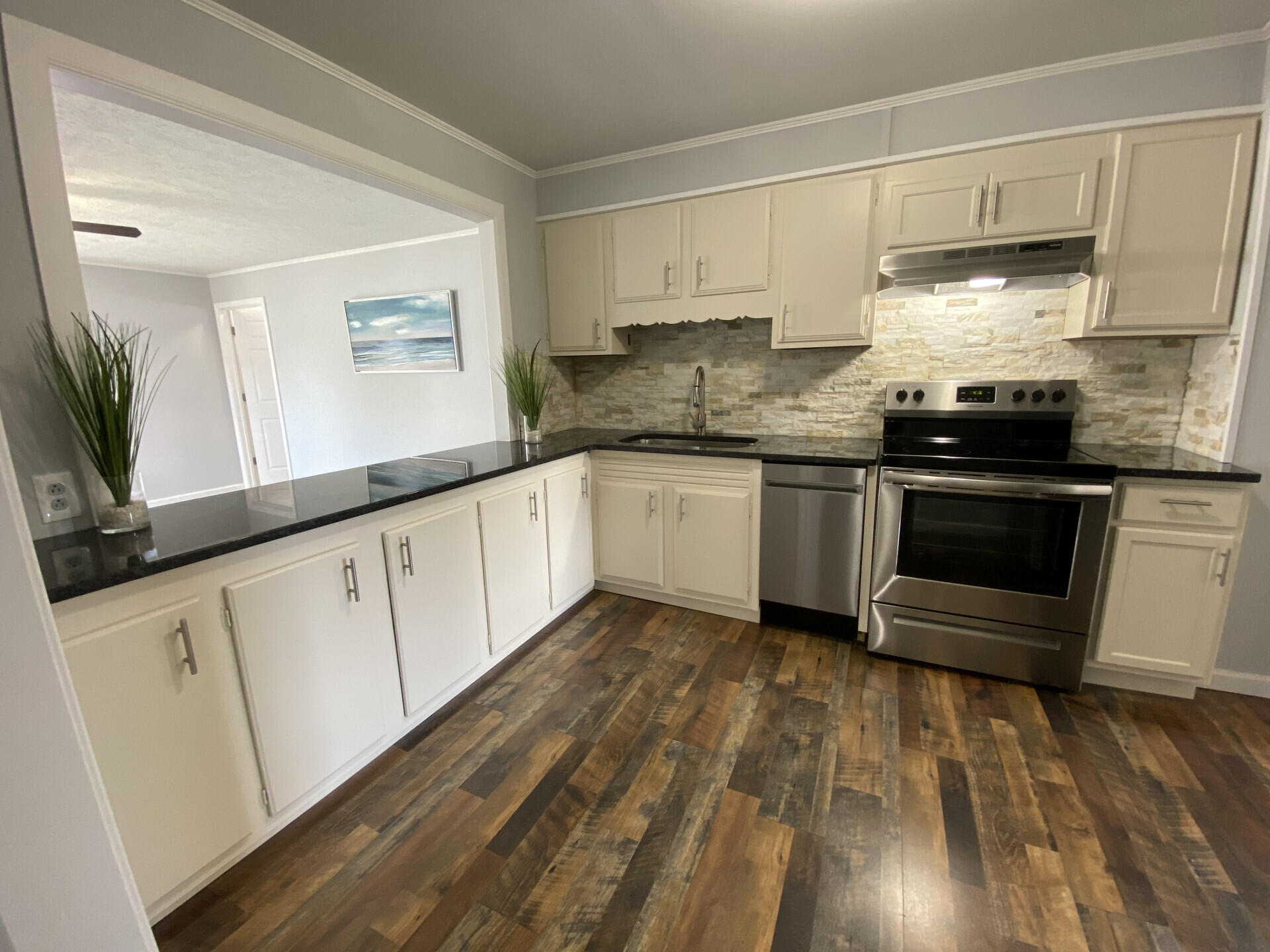 1552 Kings Road Kingsport, TN 37664 - Photo 6 of 24 1552KingsRd_35403_6