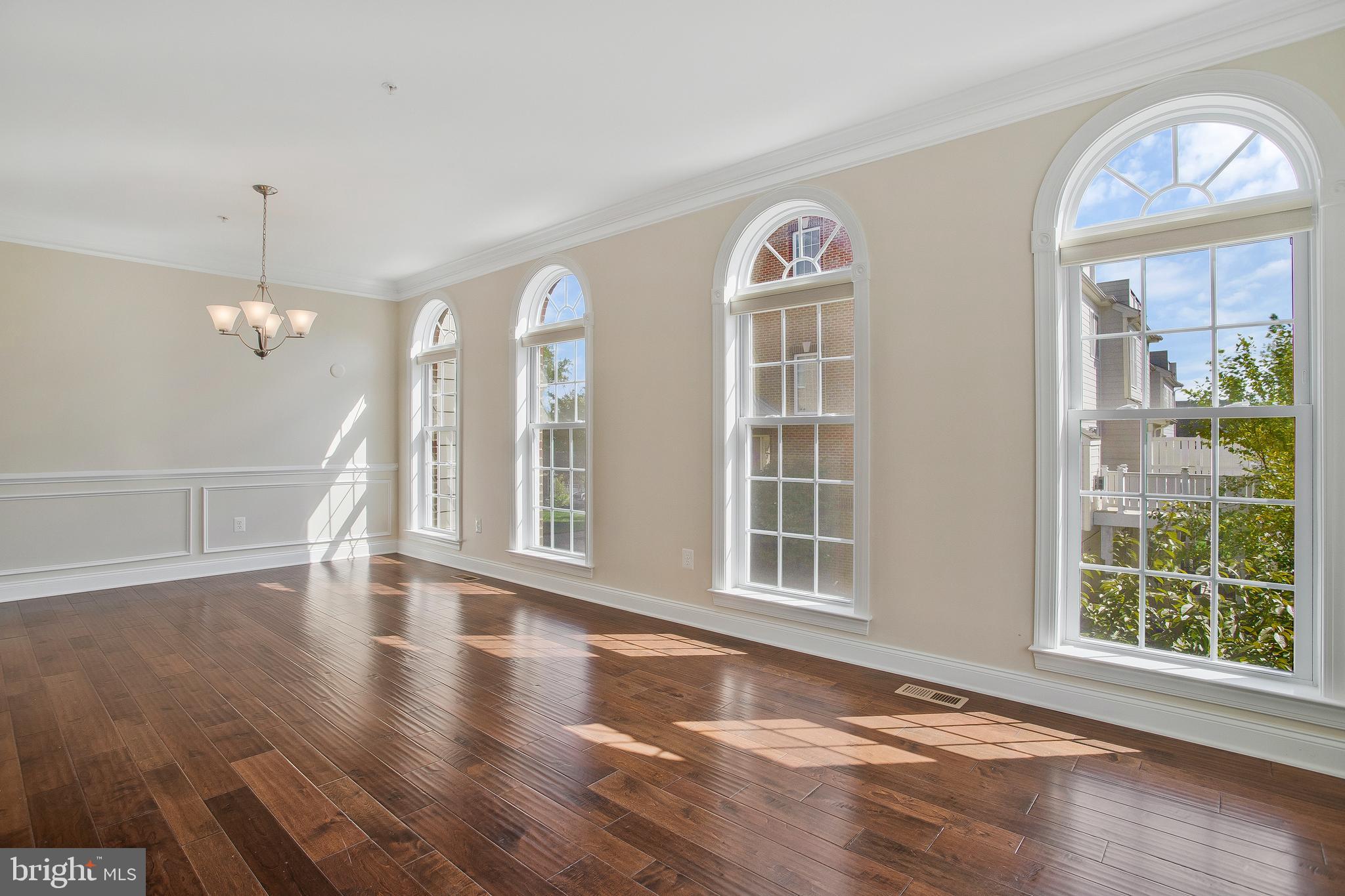 7691 Elmcrest Road Hanover, MD 21076 - Photo 7 of 46