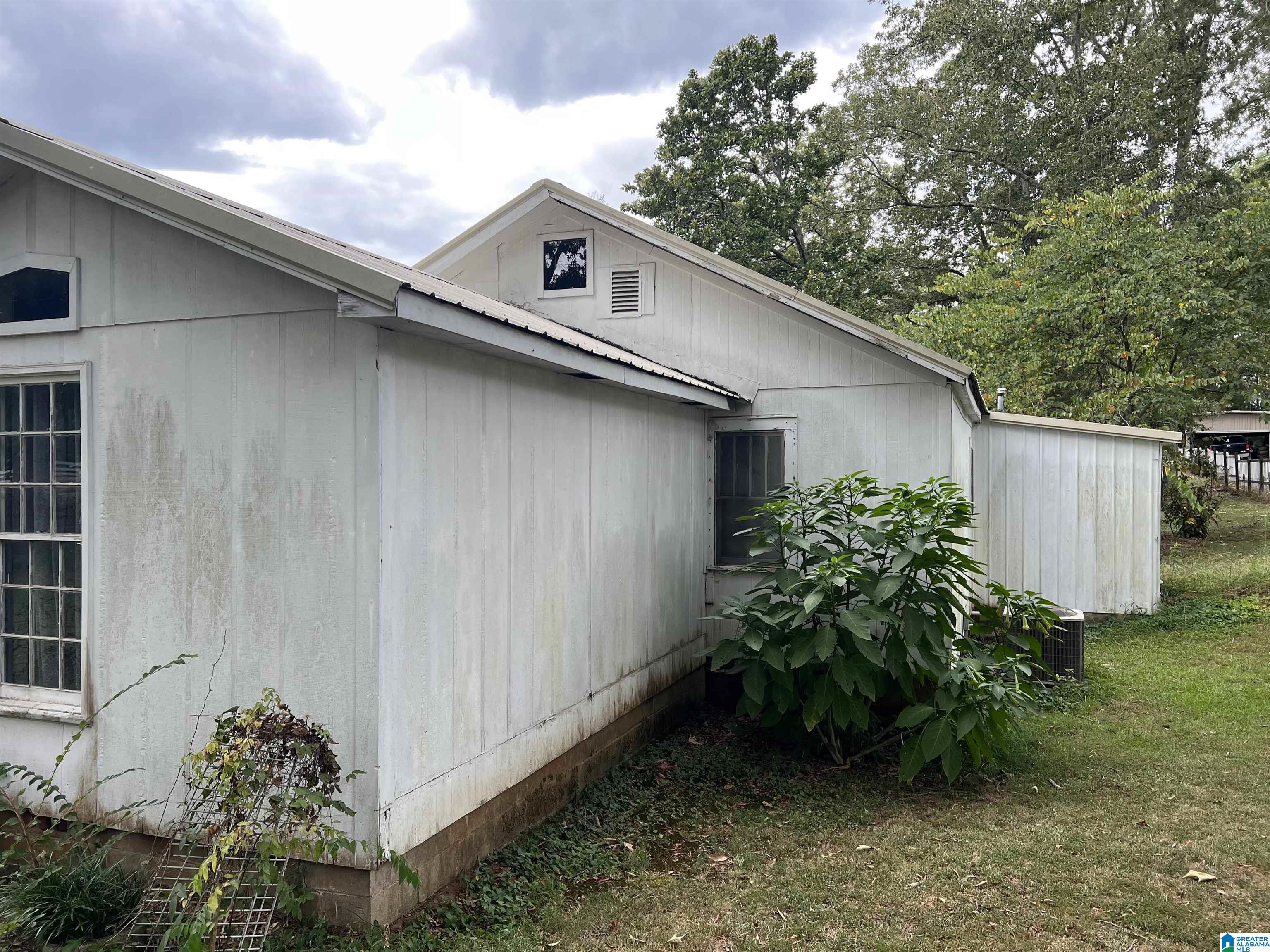 135 Self Road Anniston, AL 36201 - Photo 4 of 25