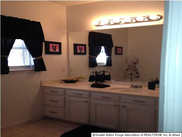 43472 Elwin Duhe Road Gonzales, LA 70737 - Photo 13 of 19 Gallery Image 13