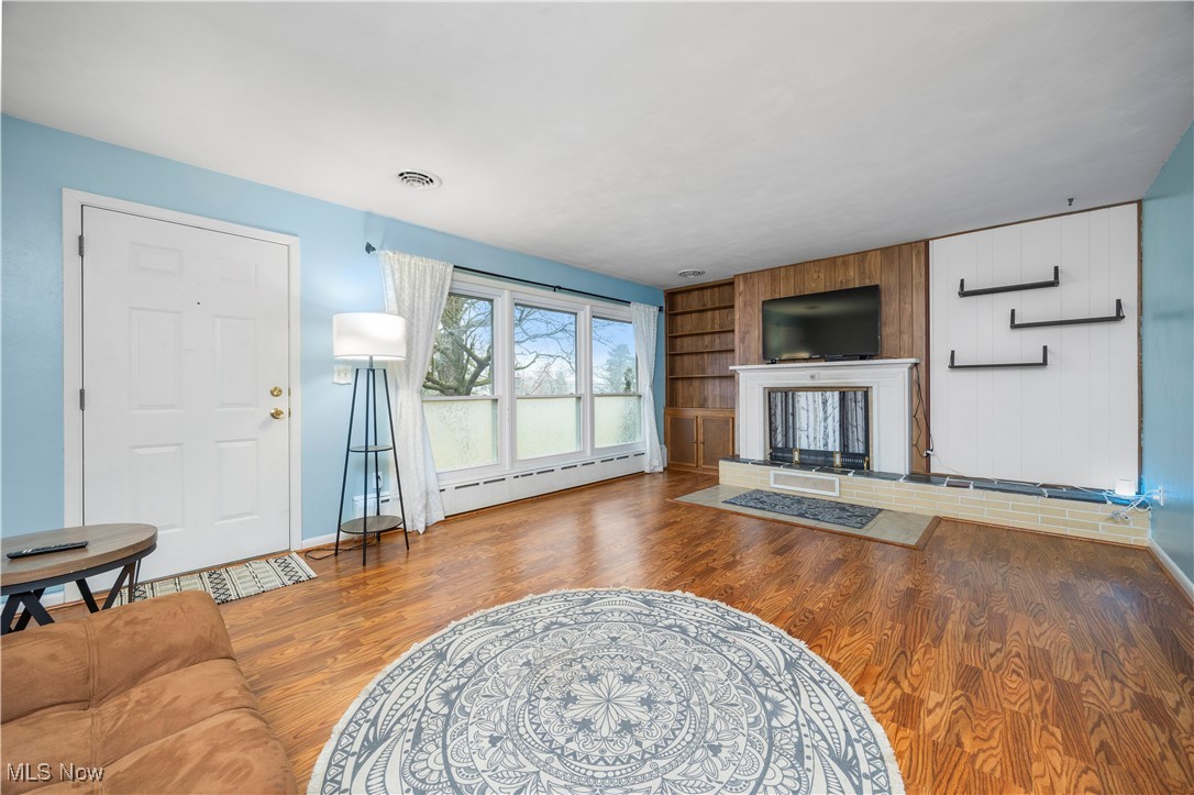 14312 Butler Road Wakeman, OH 44889 - Photo 5 of 42 Living room