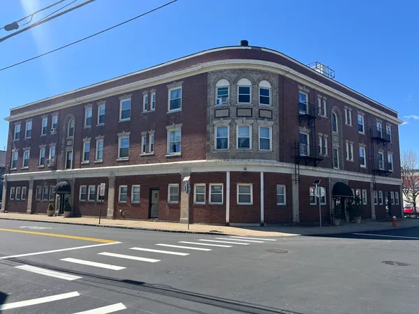 $2,600 | 267 Washington Avenue, Unit 5, Winthrop, MA 02152