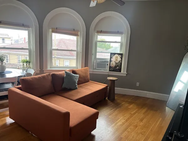 $2,600 | 267 Washington Avenue, Unit 5, Winthrop, MA 02152