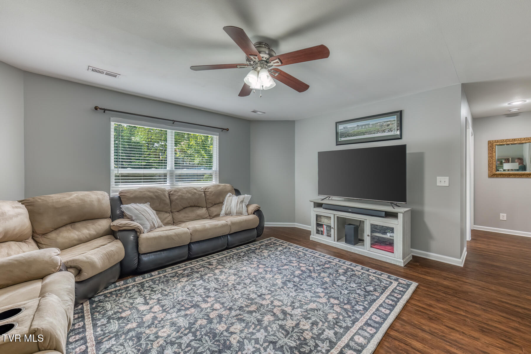 394 Kings Road Piney Flats, TN 37686 - Photo 24 of 51 Family Room