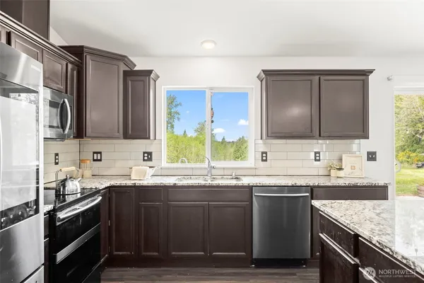 $745,000 | 11211 Clear Lake North Road East, Eatonville, WA 98328