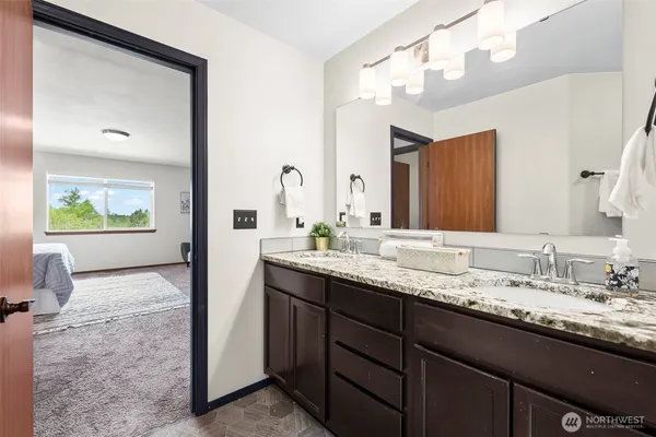 $745,000 | 11211 Clear Lake North Road East, Eatonville, WA 98328