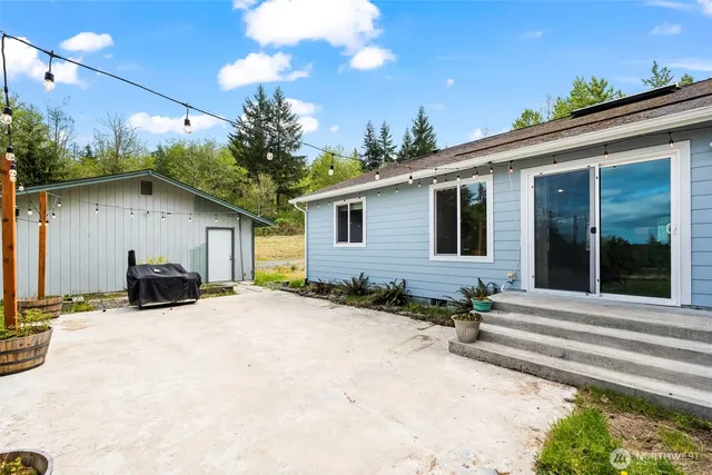 $745,000 | 11211 Clear Lake North Road East, Eatonville, WA 98328